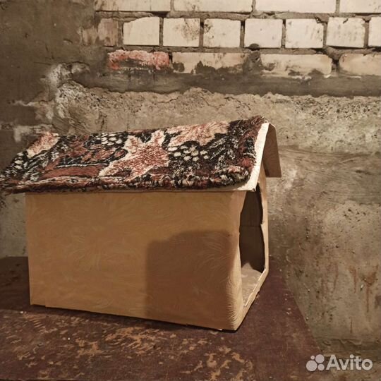 Домик для кошки с когтеточкой бу