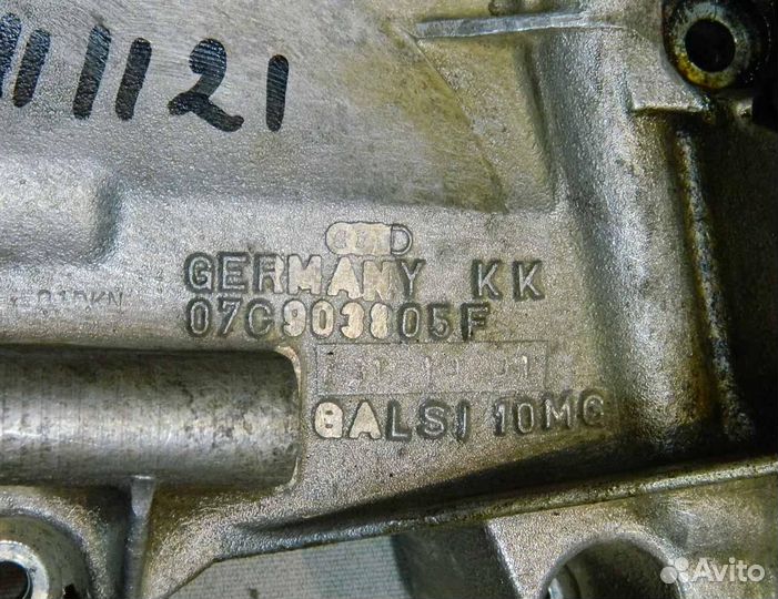 Кронштейн масляного фильтра Audi A8 D2 6.0