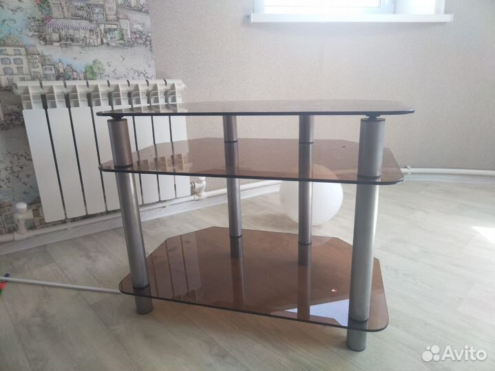 Стеклянная тумба под тв