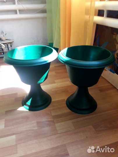 Большой цветочный горшок