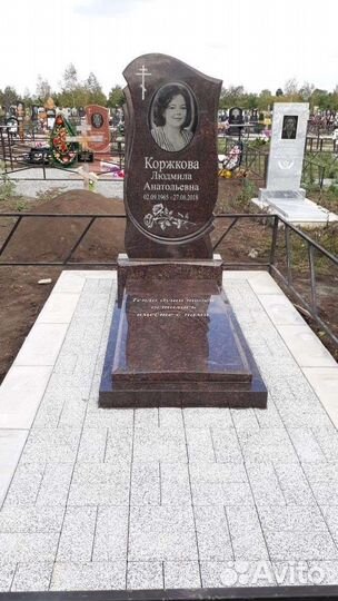 Гранитные памятники, благоустройство могил