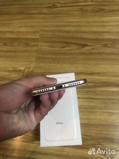 iPhone 8, 64 ГБ
