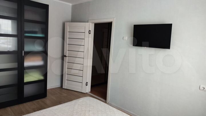 2-к. квартира, 55 м², 4/10 эт.