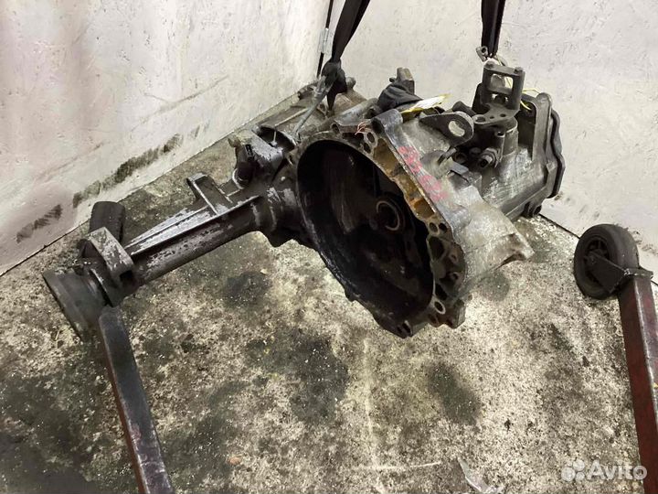 МКПП (механическая коробка переключения передач) V