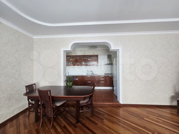 Дом 262 м² на участке 7 сот.