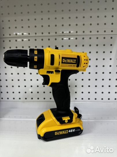 Шуруповерт DeWalt 48V с комплектом оснастки