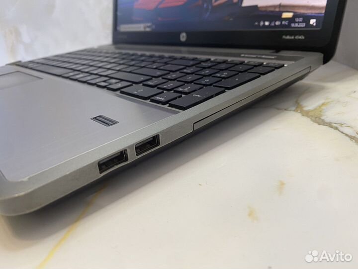 Шустрый ноутбук HP i5/6Gb/SSD+HHD