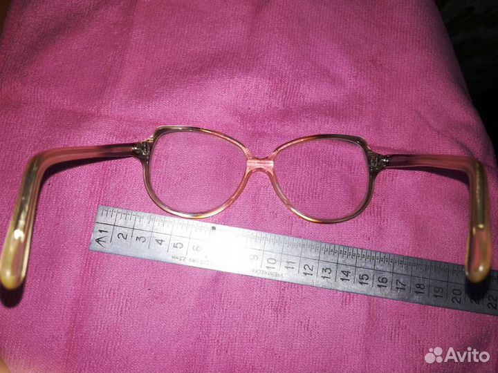 Очки оправа новая ширина 13 см.без диопртрий