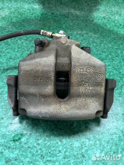 Суппорт для передний Volkswagen Passat