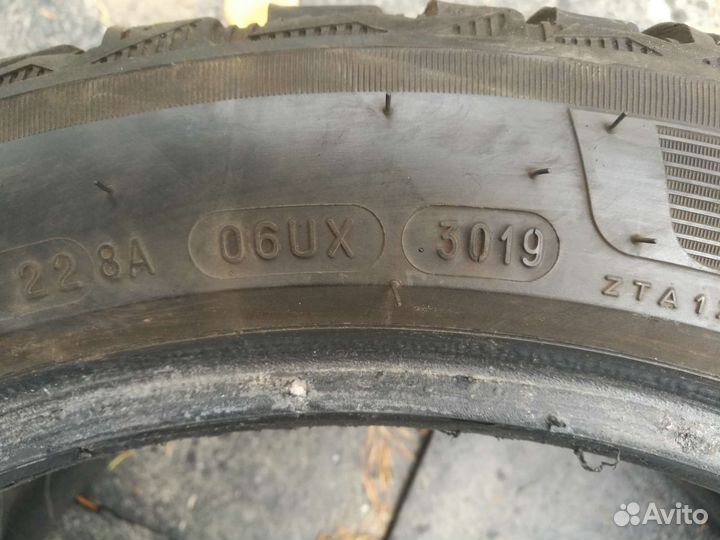 Michelin X-Ice North 4 245/45 R17