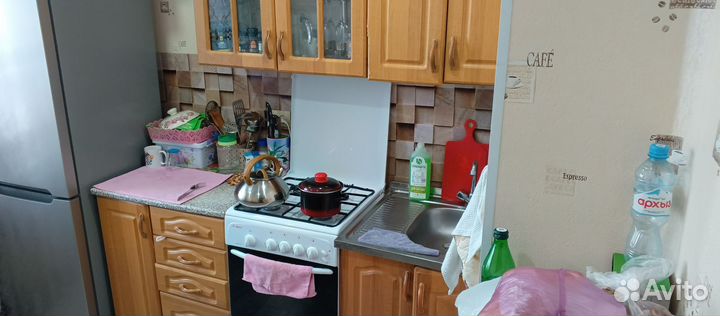 Кухонный гарнитур бу и стол