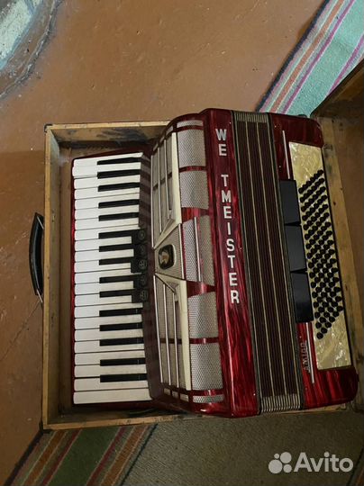 Аккордеон Weltmeister Amigo