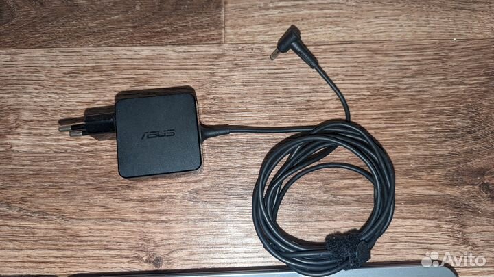 Ноутбук asus