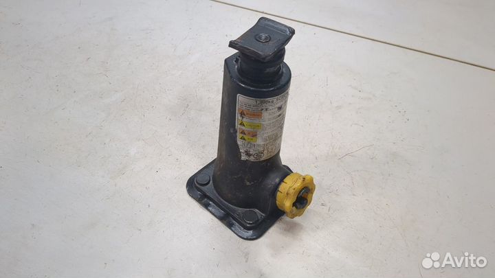 Домкрат SsangYong Rexton, 2005