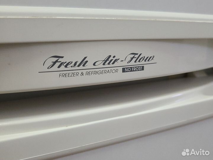 Холодильник Не большой, ноу Фрост