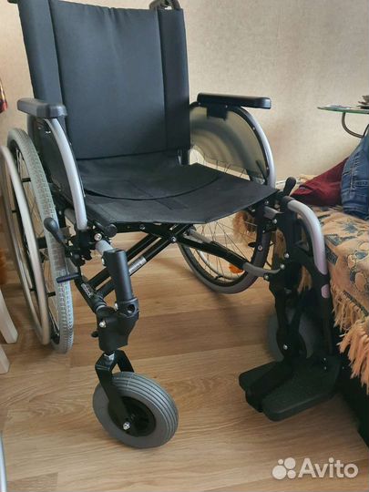 Инвалидная коляска в коробке новая