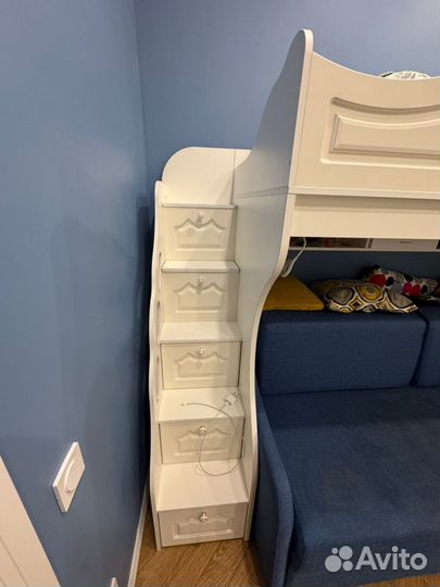 Детская двухярусная кровать с диваном