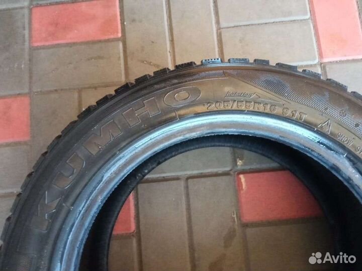 Kumho I'Zen Wis KW19 205/55 R16