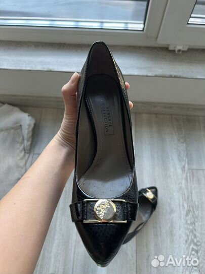 Каблуки Versace