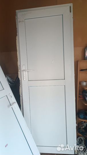 Пластиковые двери пвх б/у