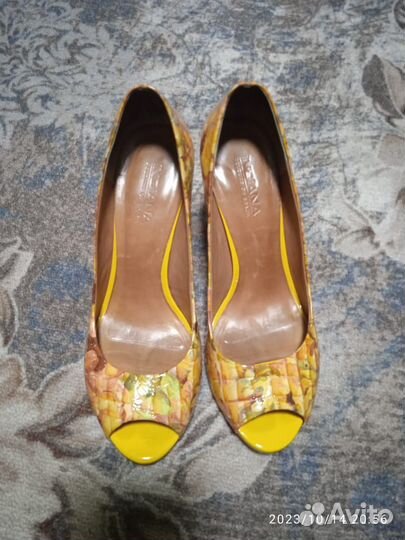 Натуральные кожаные туфли 40 размер