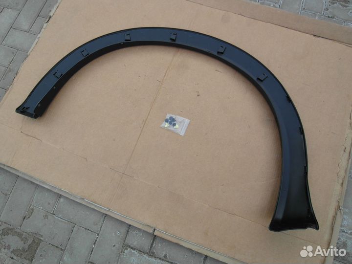 Молдинг крыла зад правый Infiniti QX56/QX80 10-14