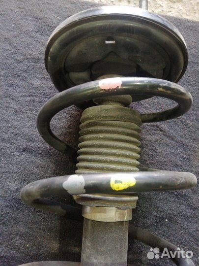 Стойка амортизатора передняя левая Mitsubishi Asx