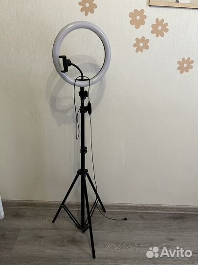 Кольцевая лампа со штативом