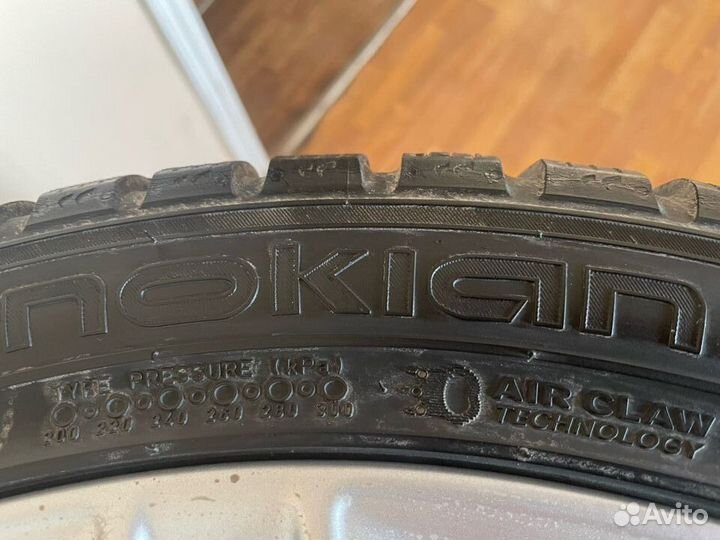 Nokian Tyres Hakkapeliitta 7 255/40 R19 100T