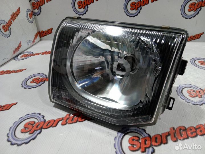 Фара левая Mitsubishi Pajero V25W 6G74 №214 1997