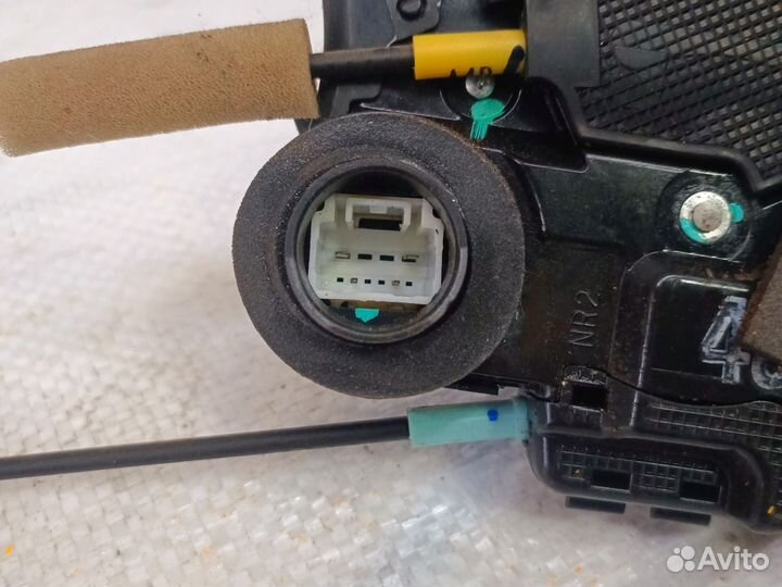 Замок двери задний правый toyota camry 50