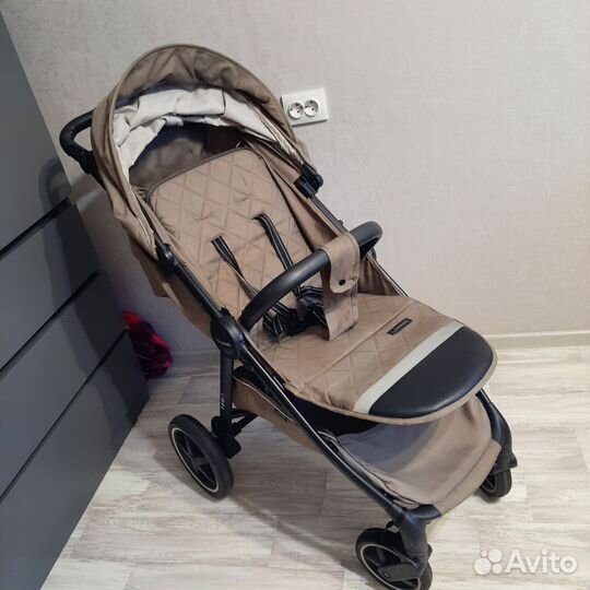 Всесезонная прогулочная коляска luxmom libra 730