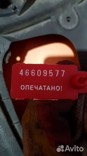 Обшивка задней правой двери на Toyota Camry V40