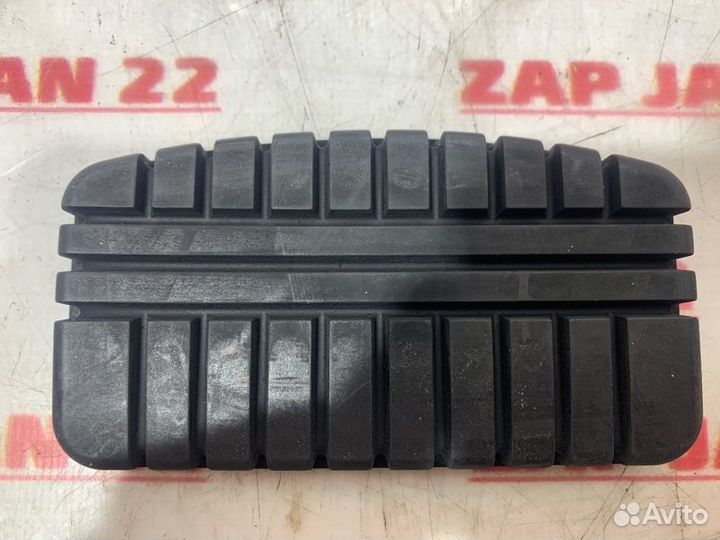 Накладка педали тормоза Mitsubishi