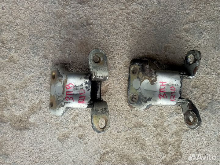 Петли двери задней правой Kia Rio 1