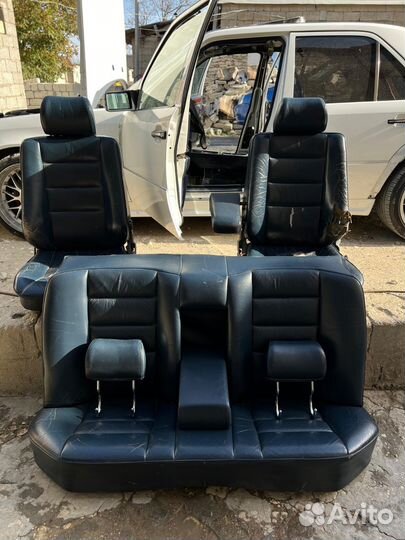 Сиденья на 124 мерседес