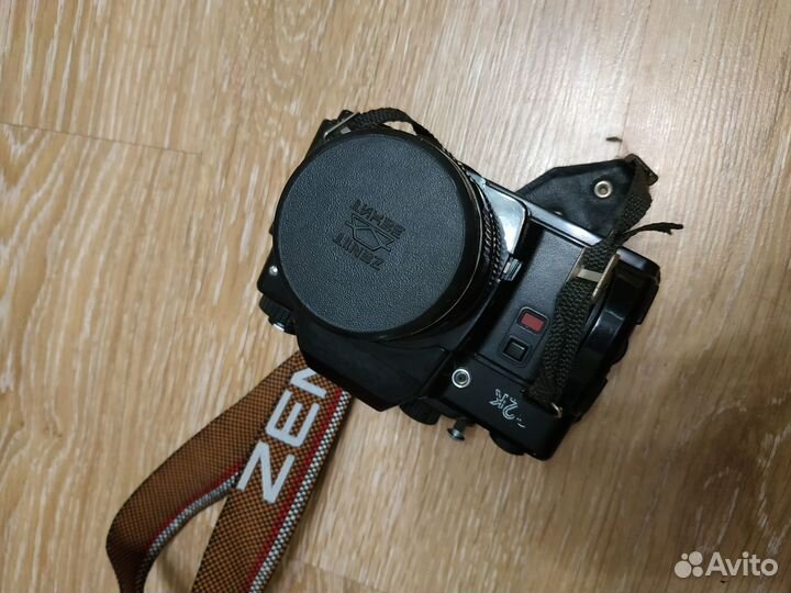 Фотоаппарат плёночный Zenit со вспышкой