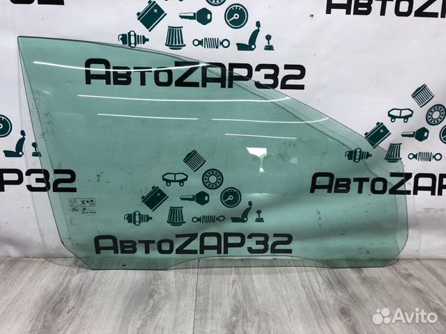 Стекло двери переднее правое Ford Focus 2 2008