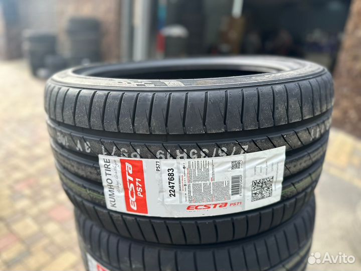 Kumho Ecsta PS71 225/45 R18 и 245/40 R18 97Y