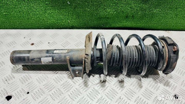 Амортизатор передний правый Volkswagen Golf 5 2006