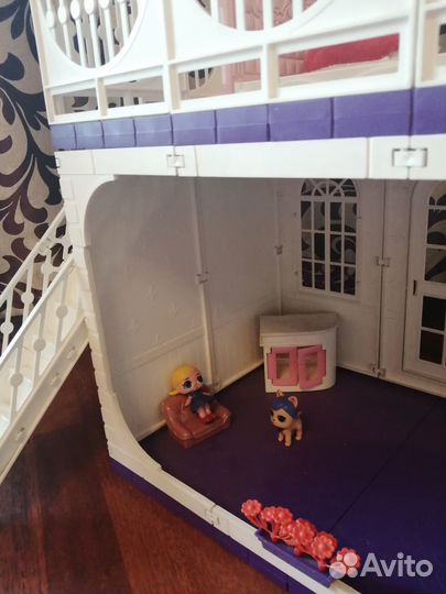Большой кукольный домик