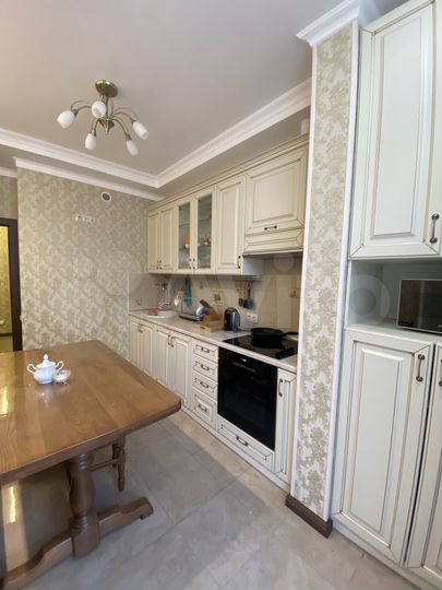 2-к. квартира, 65 м², 6/18 эт.