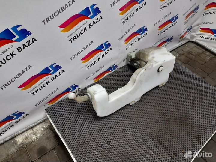 Бачок омывателя лобового стекла