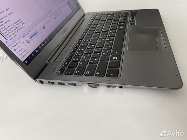 Игровой ноутбук Samsung i3/8gb/2видеокарты/SSD+HDD