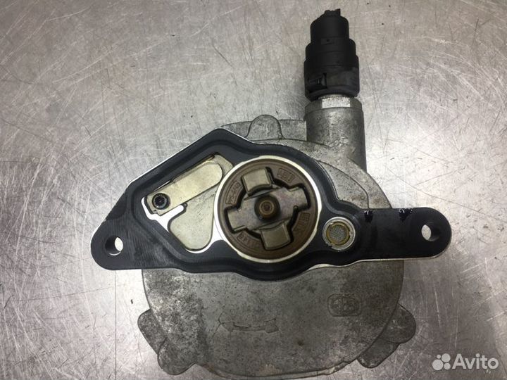 Насос вакуумный Mercedes C-Class W204 M271 1.8TI