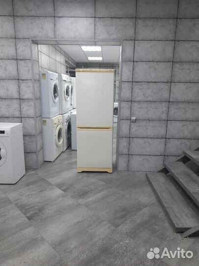 Холодильник Stinol 101 L