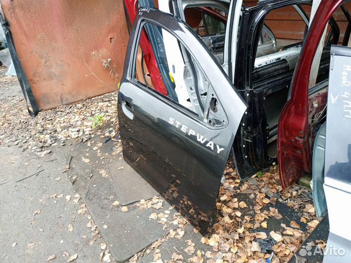 Дверь передняя правая Renault Sandero 2