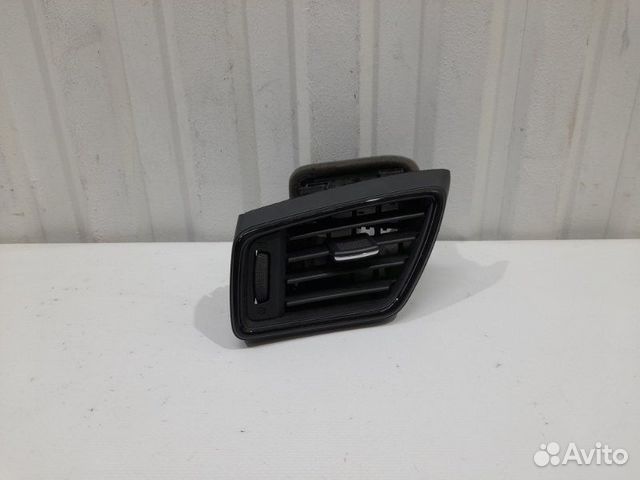 Дефлектор воздушный левый в торпедо Nissan Qashqai