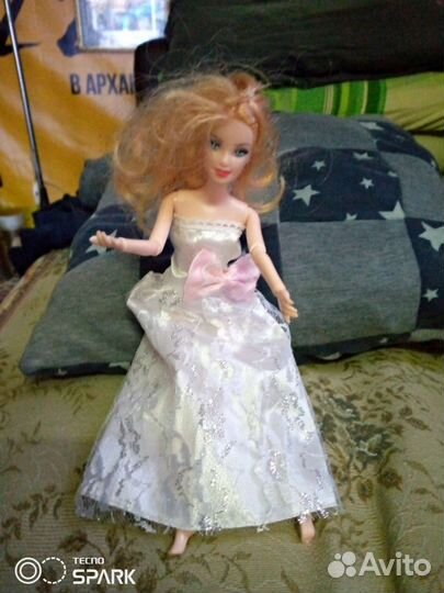 Барби в свадебном платье