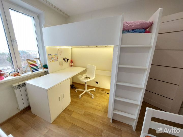 Кровать чердак со столом и шкафом бу IKEA